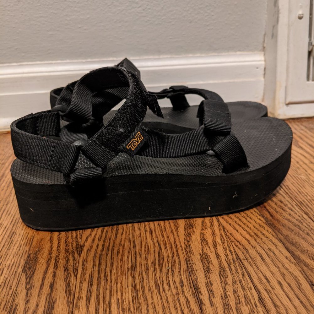 Teva Flatform Universal Sandal